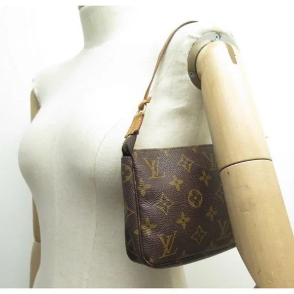 Authentic LOUIS VUITTON Accessorie Monogram Pochette Brown
